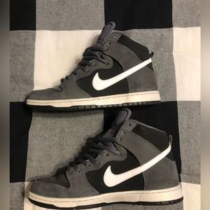 Nike SB Dunk Hi Pro